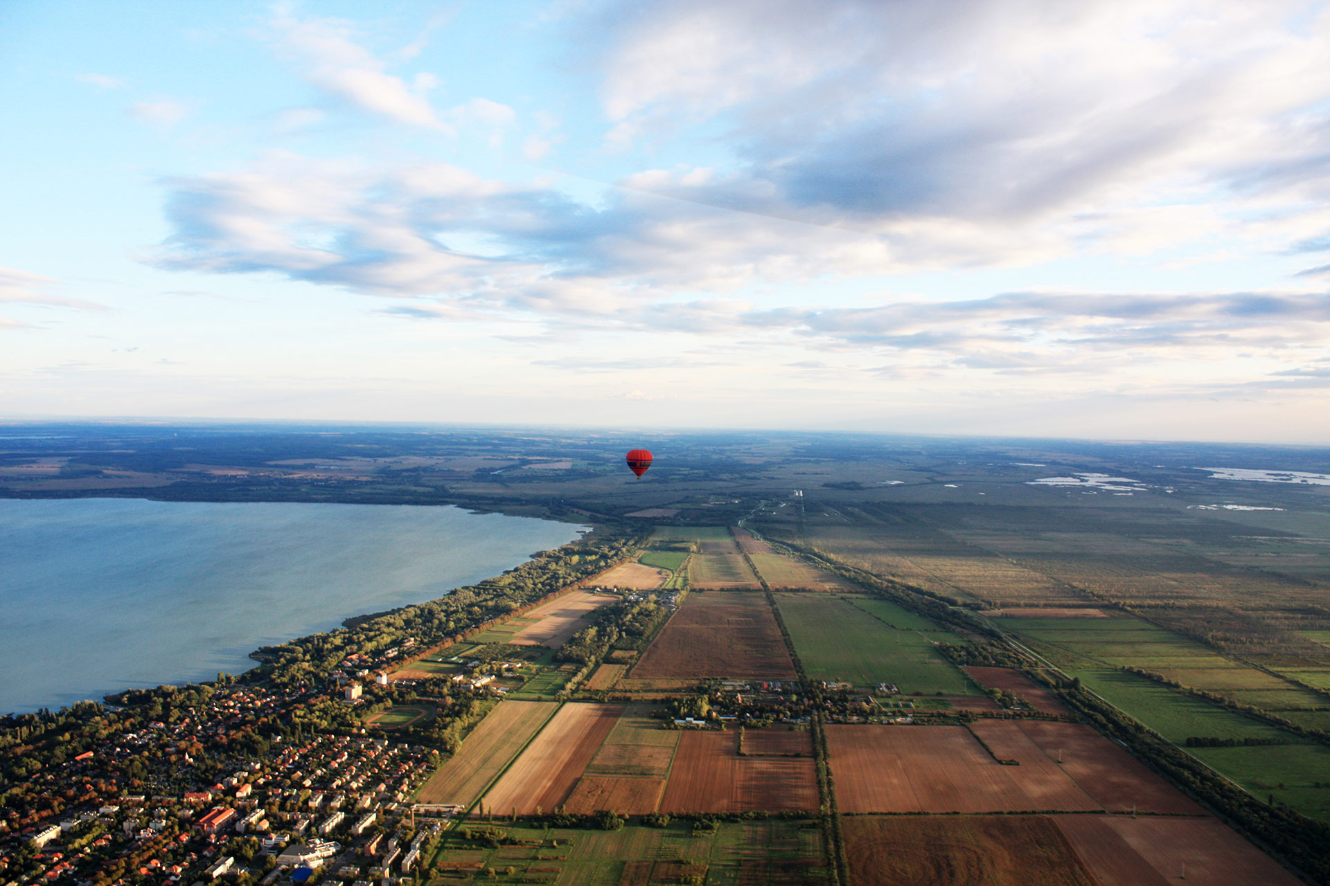 www.balaton-ballooning.com